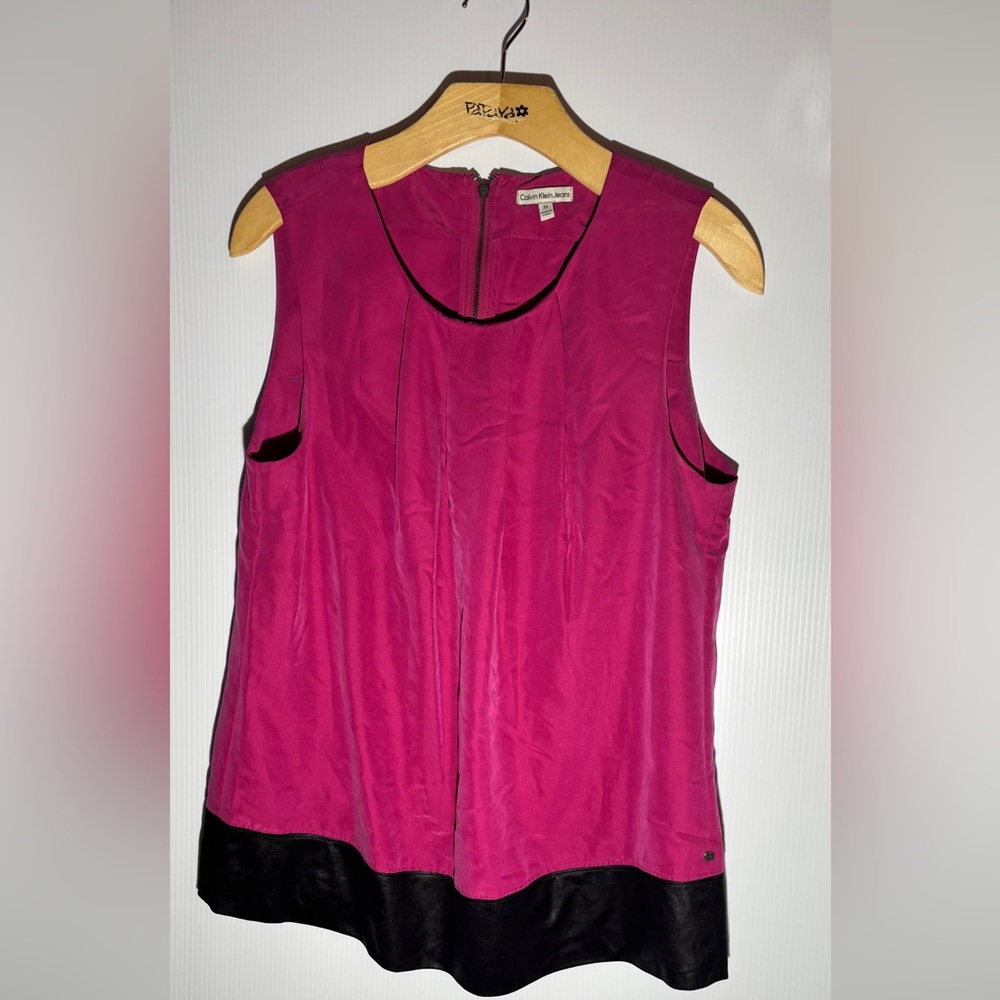 Calvin Klein Pink Sleeveless Top with Black Trim size medium